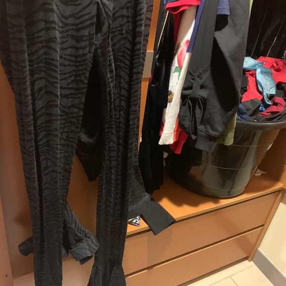 Two piece set - Picture 3 of 4